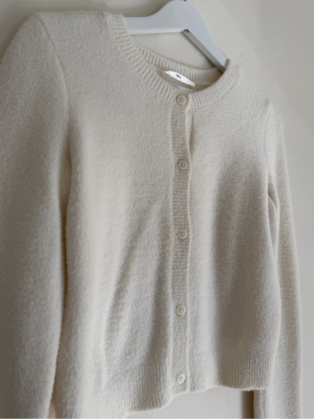 ALO Snuggle Up Sweater Cropped Cardigan in Ivory - XXS - Picture 3 of 9